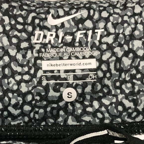 Nike Black and White Patterned Dri Fit Drawstring Capri Legging - Picture 5 of 8